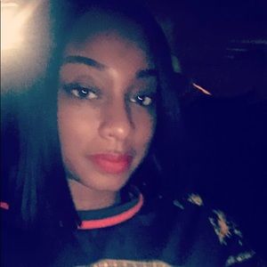 Meet your Posher, Nicole